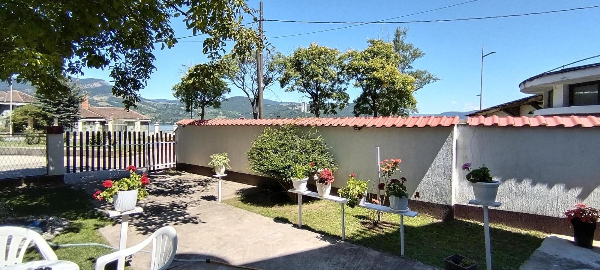 Apartamento Sobe Lara Donji Milanovac Exterior foto